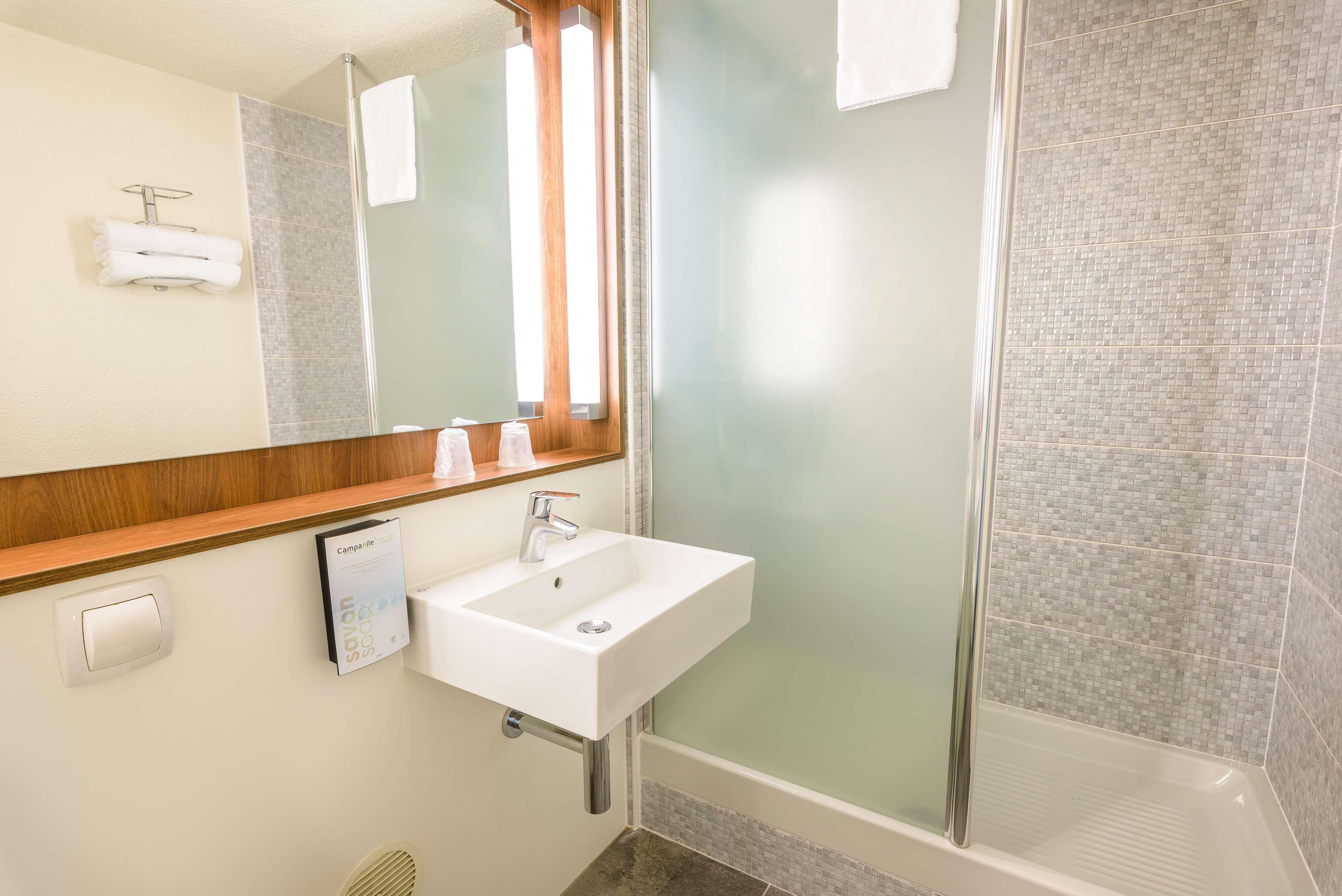 Hotel Campanile Sesquieres 3*